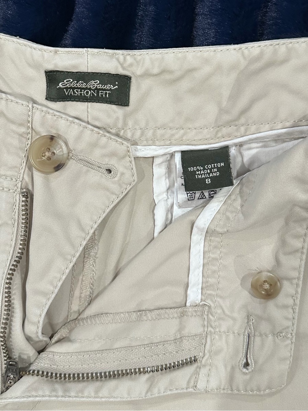 Eddie Bauer Vashon Fit Beige Women’s Shorts 10” inseam - size 8 - Picture 3 of 5